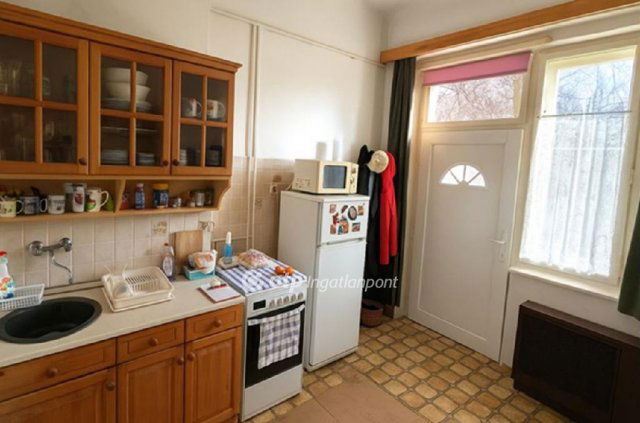 Eladó téglalakás, Székesfehérvárott 39.9 M Ft, 1 szobás