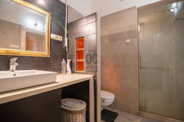 Eladó téglalakás, Budapesten, VII. kerületben 139 M Ft, 3 szobás