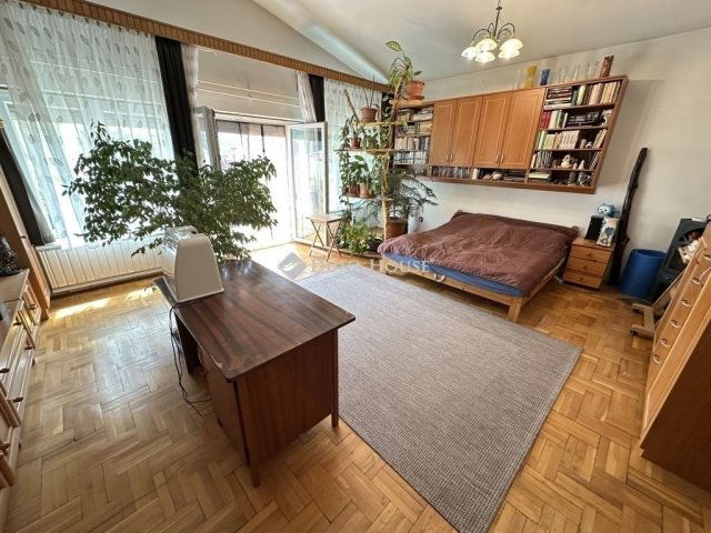 Eladó családi ház, Nagykovácsiban 198 M Ft, 7 szobás