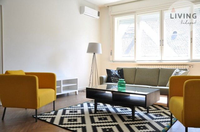 Eladó téglalakás, Budapesten, V. kerületben, Galamb utcában