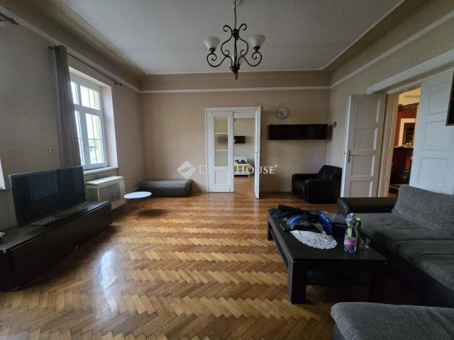 Eladó téglalakás, Pécsett, Zólyom utcában 89.9 M Ft, 4 szobás