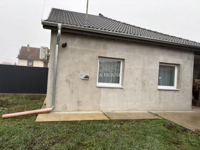 Eladó családi ház, Sülysápon 34.9 M Ft, 2 szobás