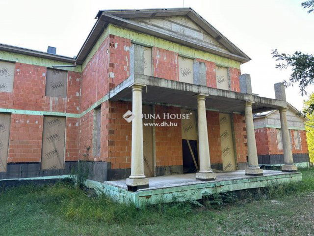 Eladó családi ház, Kecskeméten 650 M Ft, 11 szobás