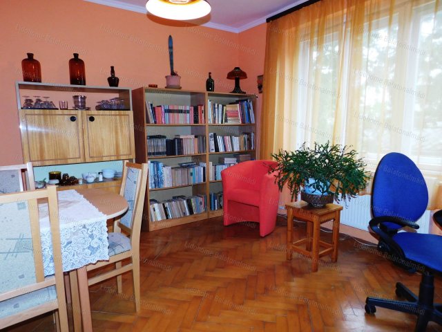 Eladó családi ház, Balatonfüreden 120 M Ft, 11 szobás