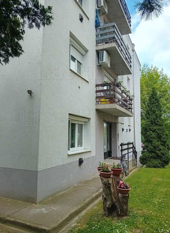 Eladó téglalakás, Siófokon 55 M Ft, 7 szobás