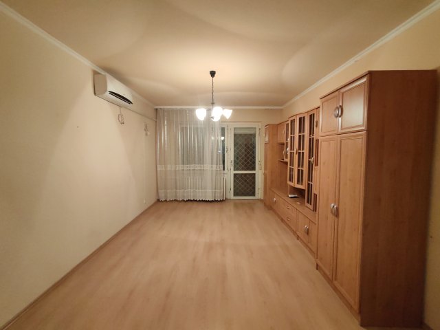 Eladó panellakás, Szegeden, Tápai utcában 54.9 M Ft, 2 szobás