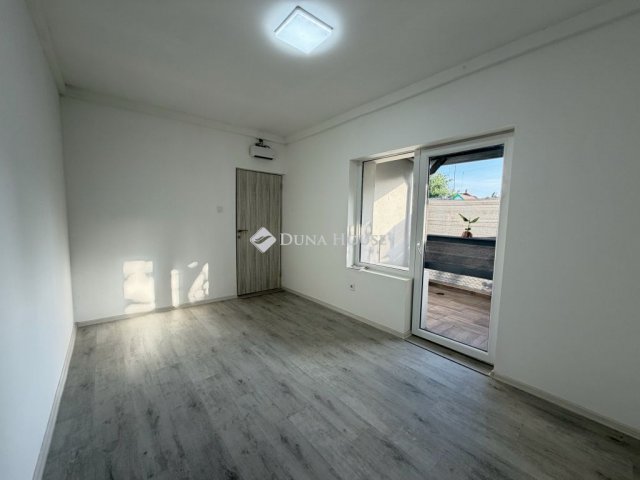 Eladó téglalakás, Budapesten, XX. kerületben 49.9 M Ft