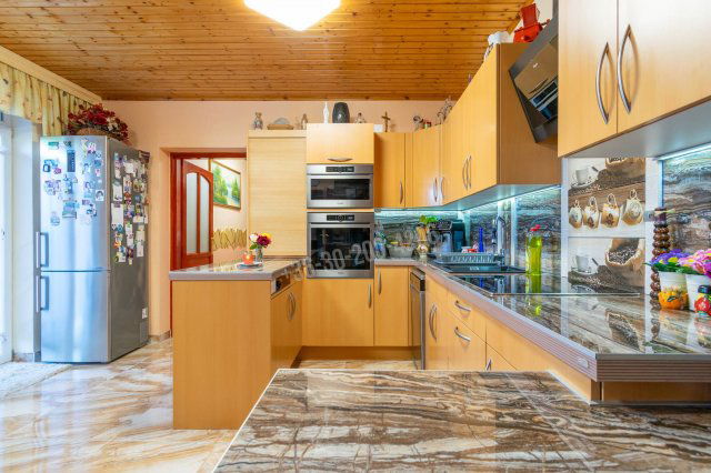 Eladó családi ház, Károlyházán 99.99 M Ft, 5 szobás