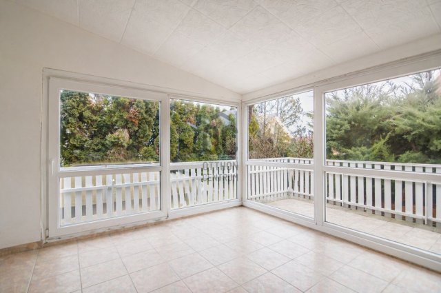 Eladó családi ház, Pomázon 179.9 M Ft, 6 szobás