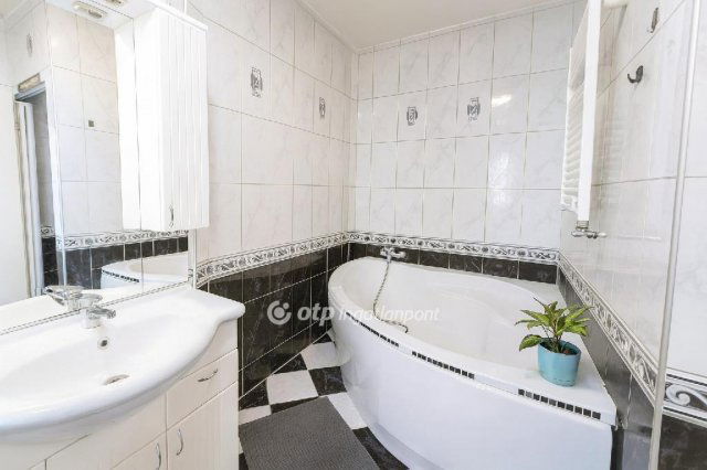 Eladó panellakás, Budapesten, XX. kerületben 47.9 M Ft, 2 szobás