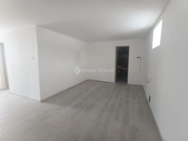 Eladó családi ház, Törtelen 42.9 M Ft, 4 szobás