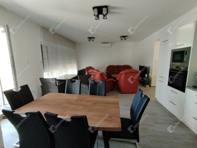 Kiadó családi ház, albérlet, Győrött 325 E Ft / hó, 3 szobás
