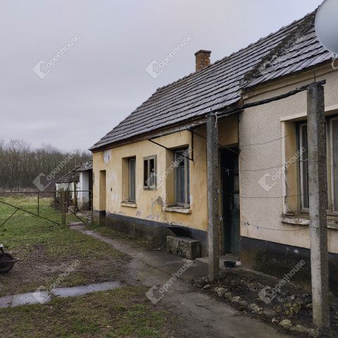 Eladó családi ház, Kemenesszentpéteren 18 M Ft, 3 szobás