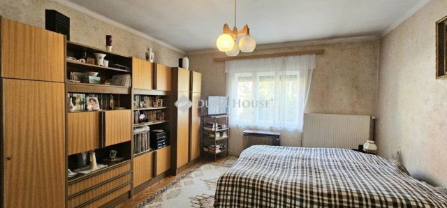 Eladó családi ház, Bogádon 64.99 M Ft, 4 szobás