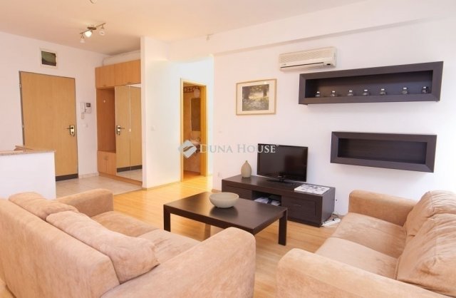 Eladó téglalakás, Budapesten, VI. kerületben 145 M Ft, 3 szobás