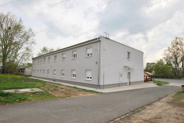 Eladó ipari ingatlan, Százhalombattán 42 M Ft