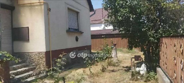Eladó családi ház, Dunaföldváron 28 M Ft, 3+2 szobás