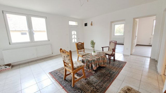 Eladó családi ház, Sárbogárdon 55 M Ft, 3 szobás
