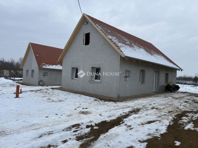 Eladó családi ház, Kókán, Viola utcában 50.5 M Ft, 3 szobás