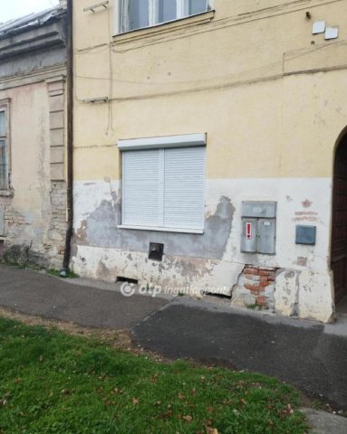 Eladó sorház, Mohácson 15 M Ft, 1 szobás / költözzbe.hu