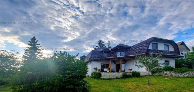 Eladó családi ház, Szentendrén 149.9 M Ft, 6 szobás