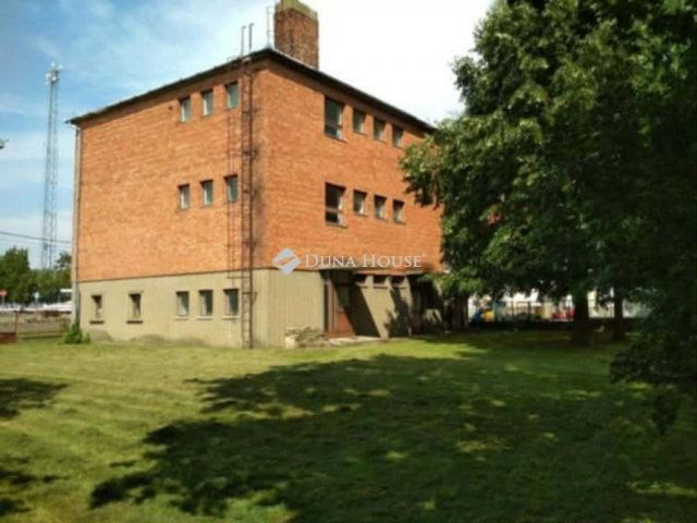 Eladó hotel, Biharkeresztesen 110 M Ft, 4 szobás