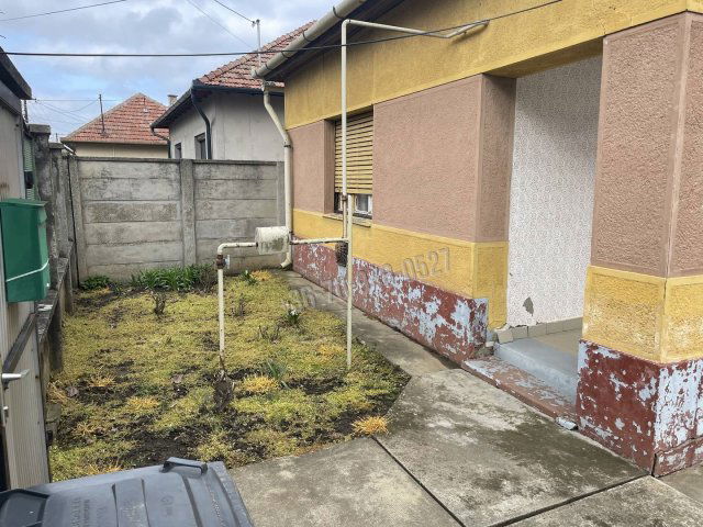 Eladó családi ház, Békéscsabán 24.9 M Ft, 2 szobás