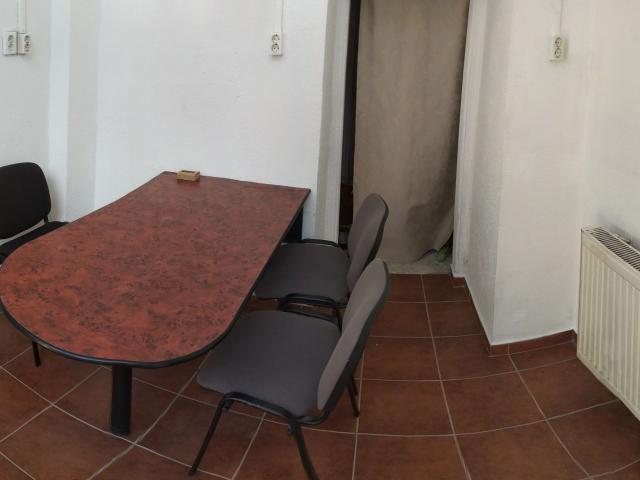 Kiadó iroda, Szekszárdon 22 E Ft / hó, 1 szobás