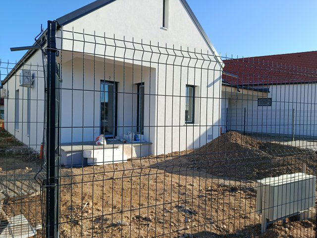 Eladó családi ház, Nagycenken 90.8 M Ft, 4 szobás