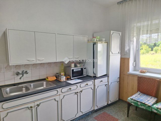 Eladó családi ház, Csempeszkopácson 34.7 M Ft, 2 szobás