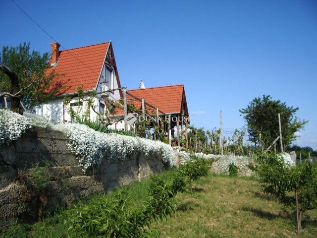 Eladó nyaraló, Siklóson 26.5 M Ft, 3 szobás