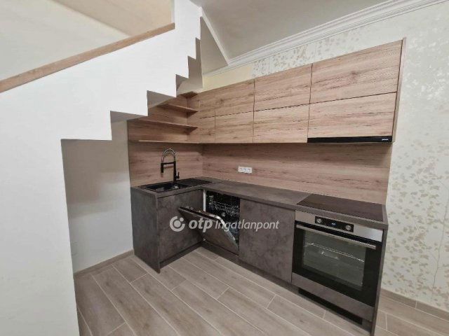 Eladó téglalakás, Budapesten, V. kerületben 119.99 M Ft