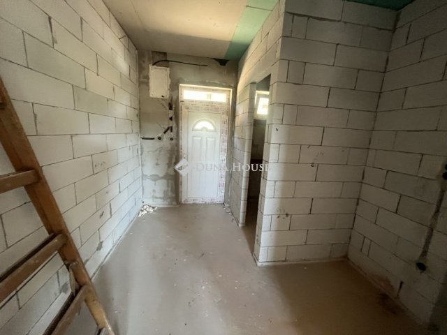 Eladó ikerház, Kakucson 85 M Ft, 4 szobás / költözzbe.hu