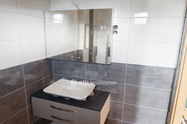 Eladó családi ház, Szegeden 390 M Ft, 21+1 szobás