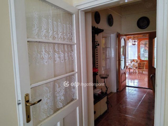 Eladó családi ház, Hatvanban 90 M Ft, 4 szobás