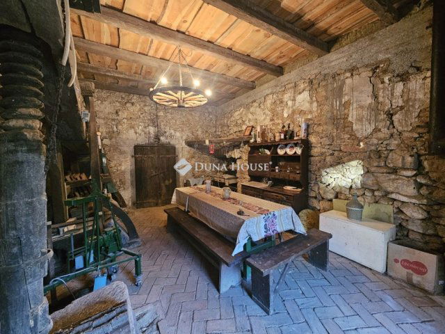 Eladó telek, Nyergesújfaluban 8.5 M Ft / költözzbe.hu