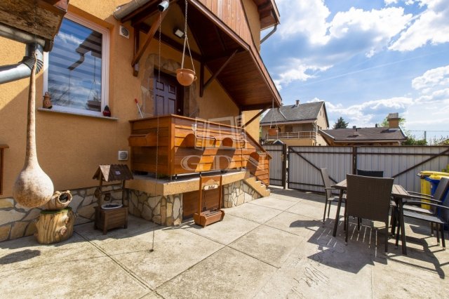 Eladó családi ház, Pécelen 89.99 M Ft, 3 szobás