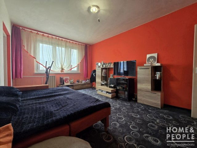 Eladó téglalakás, Szegeden 42.5 M Ft, 1+2 szobás
