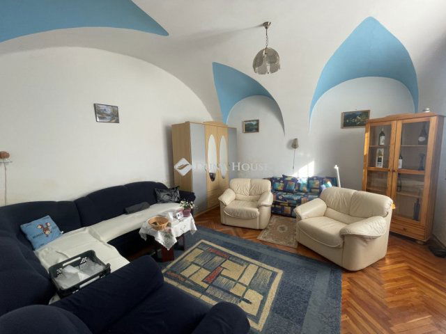 Eladó téglalakás, Sopronban 28 M Ft, 2 szobás