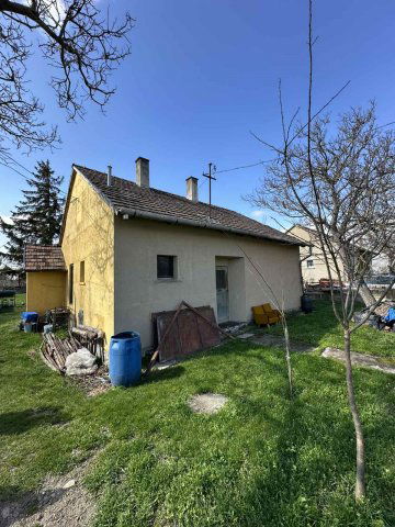 Eladó családi ház, Várpalotán, Arany János utcában 32.9 M Ft
