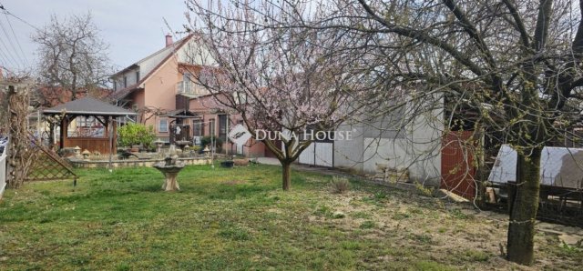 Eladó családi ház, Siklóson 105 M Ft, 3 szobás
