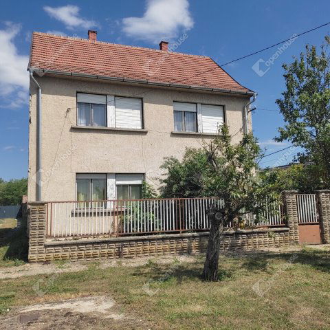Eladó családi ház, Nagysimonyin 34.9 M Ft, 3 szobás
