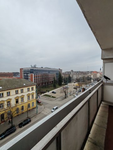 Eladó téglalakás, Szegeden, Kossuth Lajos sugárúton 57.99 M Ft