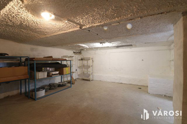 Kiadó ipari ingatlan, Szegeden 35 E Ft / hó, 1 szobás