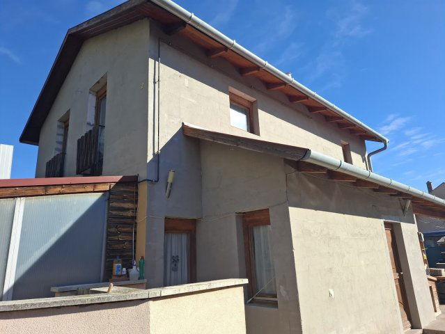 Eladó családi ház, Üllőn 109 M Ft, 5 szobás