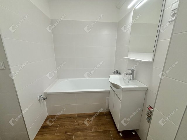 Eladó téglalakás, Tatabányán 38.99 M Ft, 3 szobás