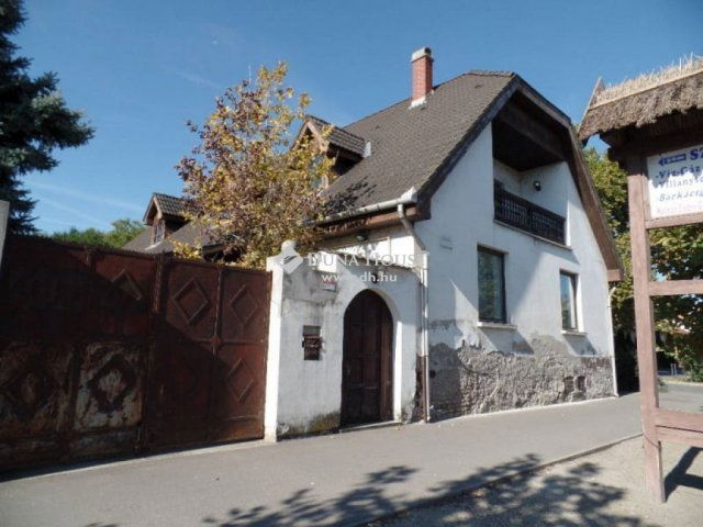 Kiadó családi ház, albérlet, Izsákon 300 E Ft / hó, 4 szobás
