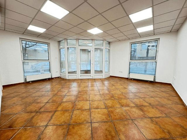 Kiadó üzlethelyiség, IV. kerületben, Károlyi István utcában