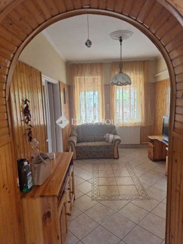 Eladó családi ház, Tiszaföldváron 49 M Ft, 4 szobás