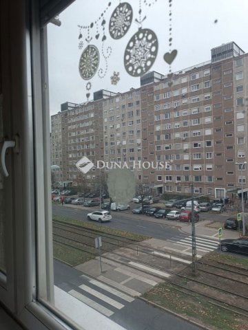 Eladó panellakás, Budapesten, XV. kerületben, Páskomliget utcában